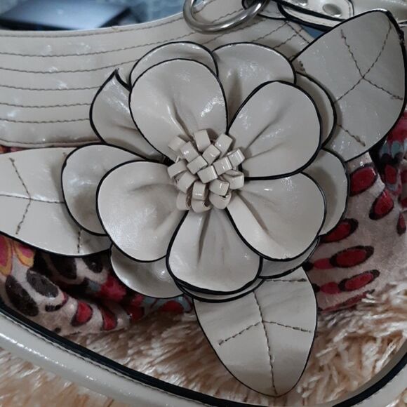 Call it spring purse - Picture 8 of 8